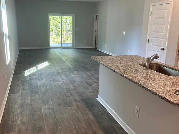 3rd image of 1063 Harbor Dr