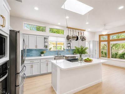 2110 Spring Water Dr, Las Vegas, NV, 89134