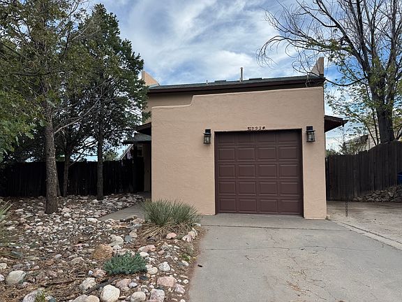 3rd image of 993 Capulin Rd