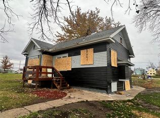 925 16th Ave SW, Cedar Rapids, IA 52404