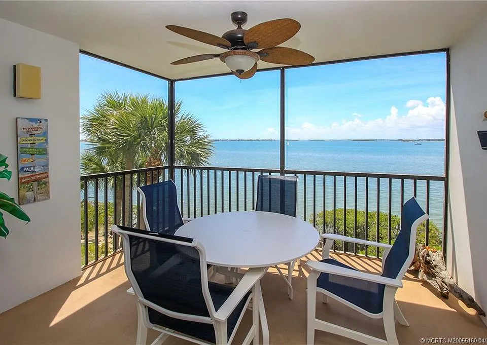20 NE Plantation Rd #205