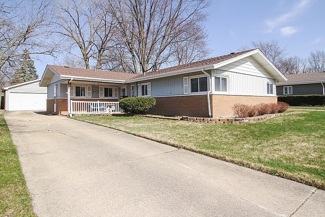 1st image of 415 N Orchard Dr