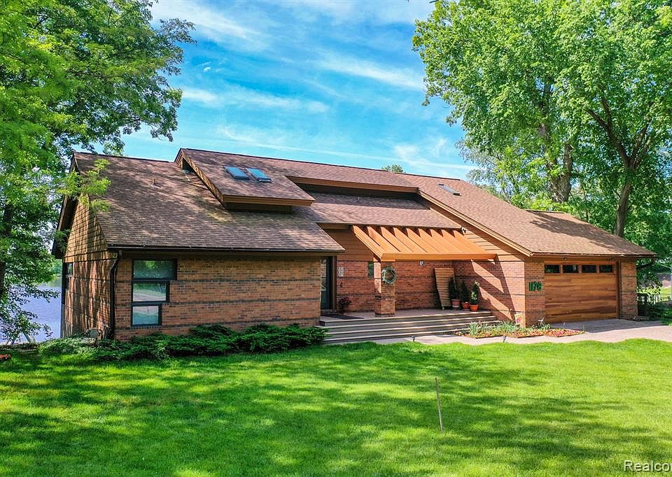 1178 E Coon Lake Rd, Howell, MI 48843 Zillow