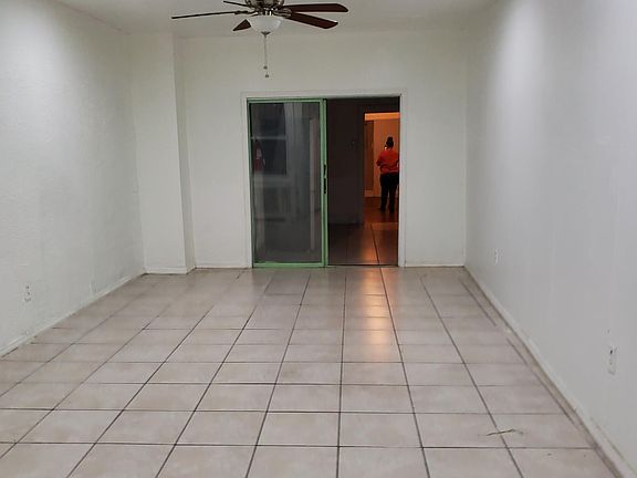 5th image of 4040 E Roosevelt Blvd Floor 1