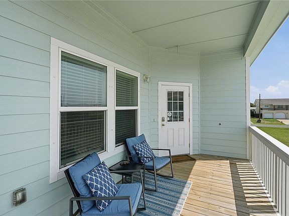 5th image of 108 Bonaire Dr