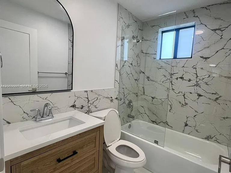 1860 NW 19th St #203 — Photo 15