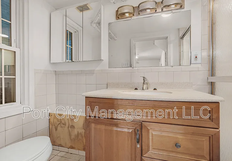 931 Saint Paul St — Photo 10