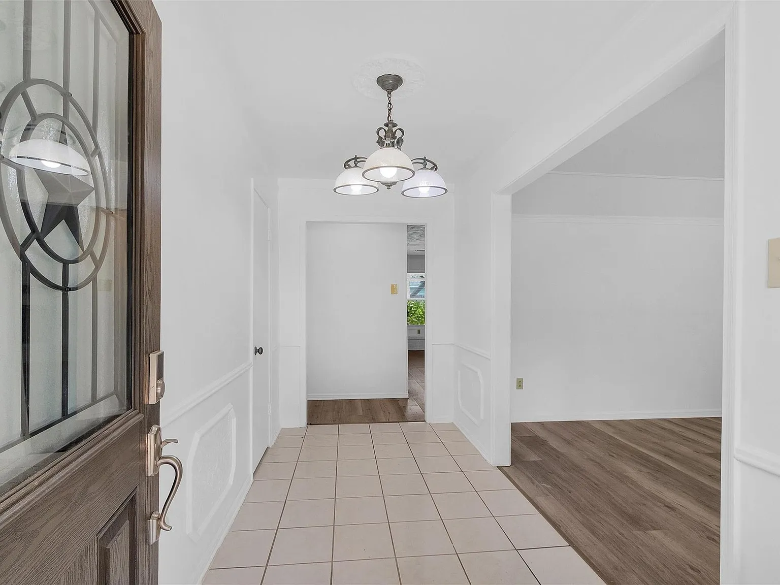 5 bed, 3.5 bath, 3298 sqft, $2,600 — Photo 3