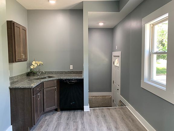 5th image of 1029 Walker Ave NW #1