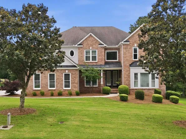 705 Masters Dr, Stone Mountain, GA 30087