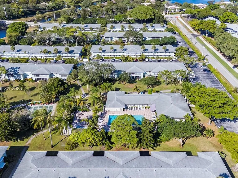 2300 SW 22nd Ave #109 — Photo 30