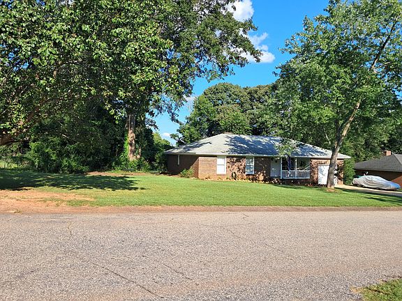 3rd image of 5785 Lost Creek Dr