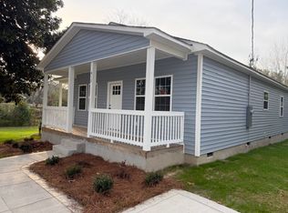 412 E Donaldson Ave, Raeford, NC 28376