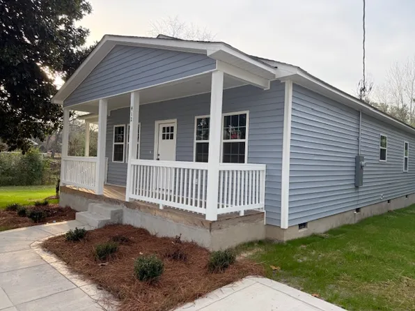 412 E Donaldson Ave, Raeford, NC 28376