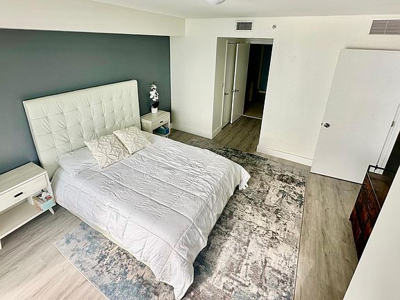 4th image of 50 Biscayne Blvd APT 4404
