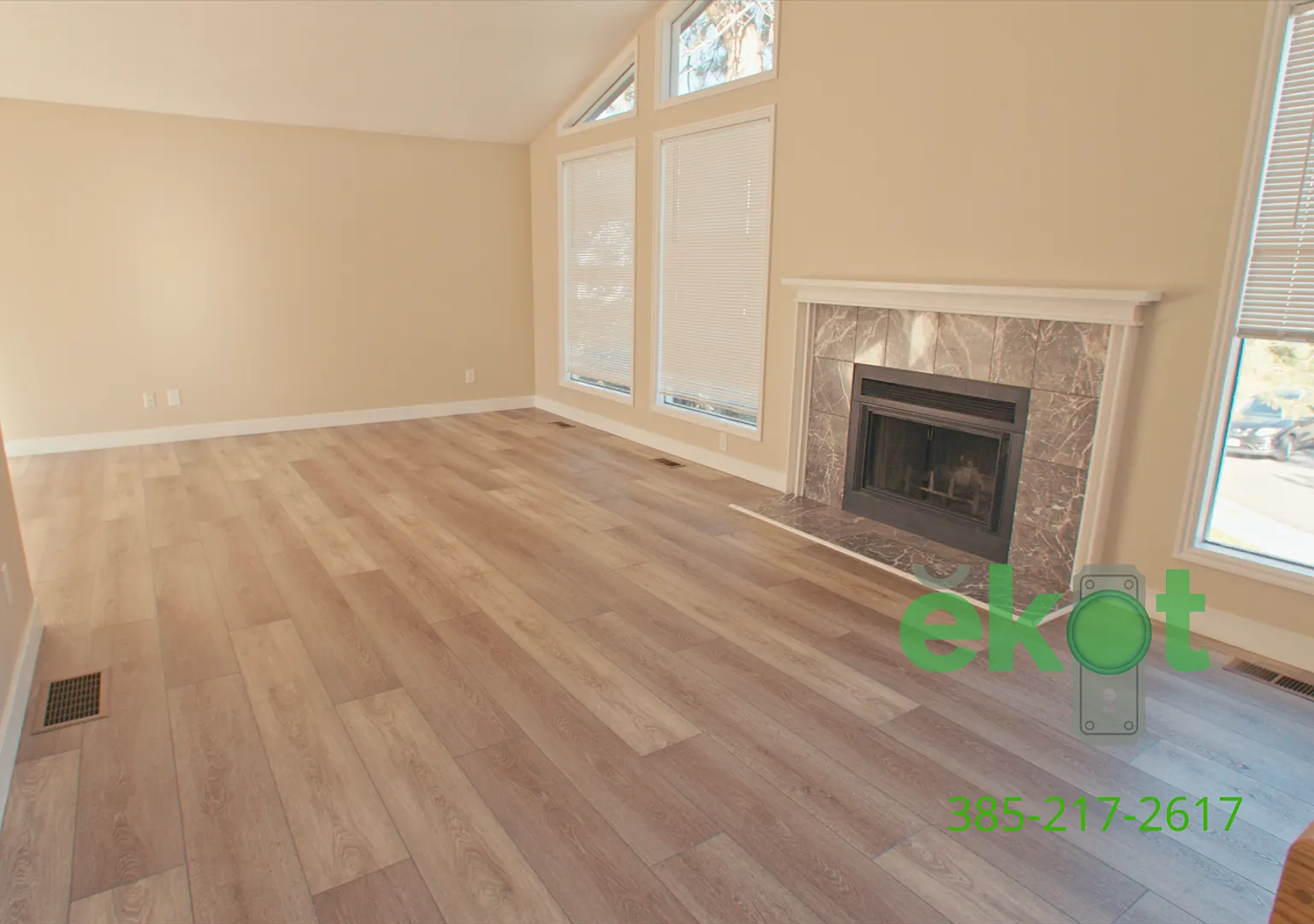 Spacious 5 Bedroom Home in Cottonwood Heights — Photo 2