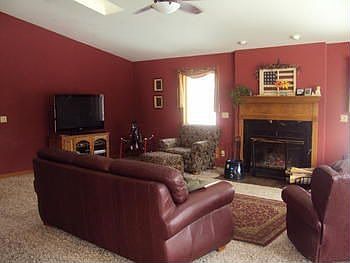 5th image of 789 N Fern Dr