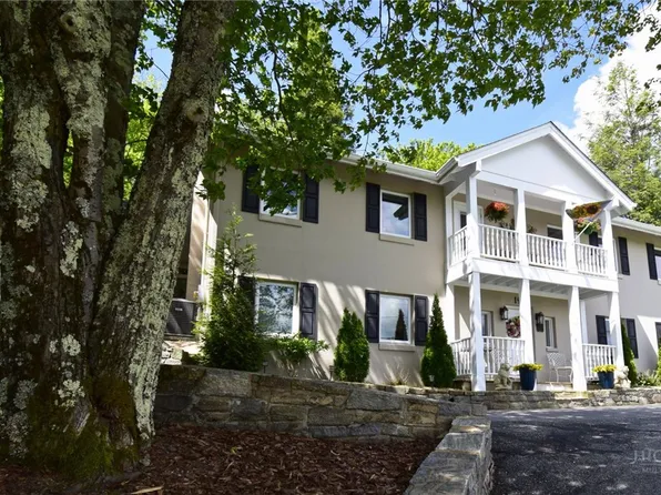 195 Fairway Lane, Blowing Rock, NC 28605