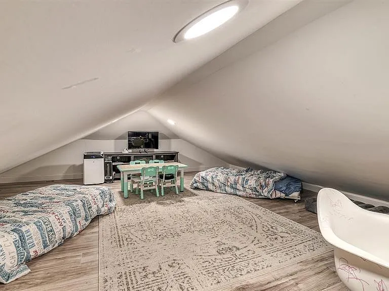200 N Sacramento Ave #2 — Photo 12