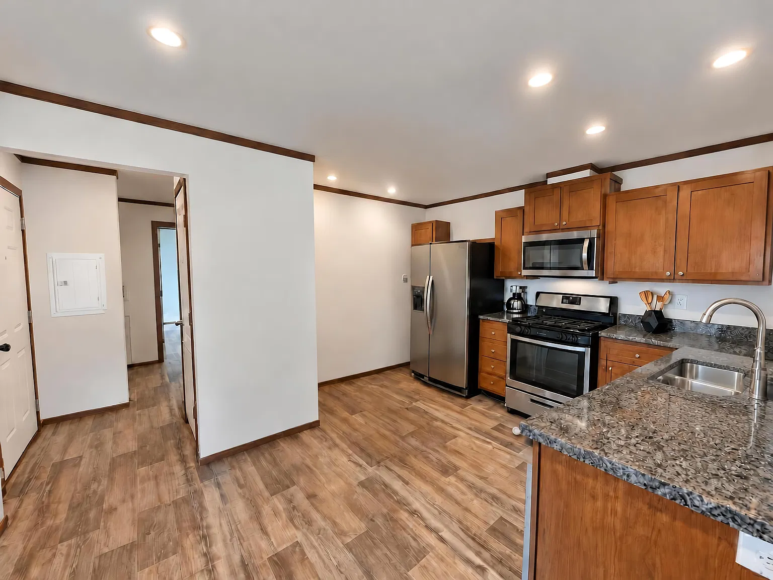 3210 Bel Clare Dr — Photo 4