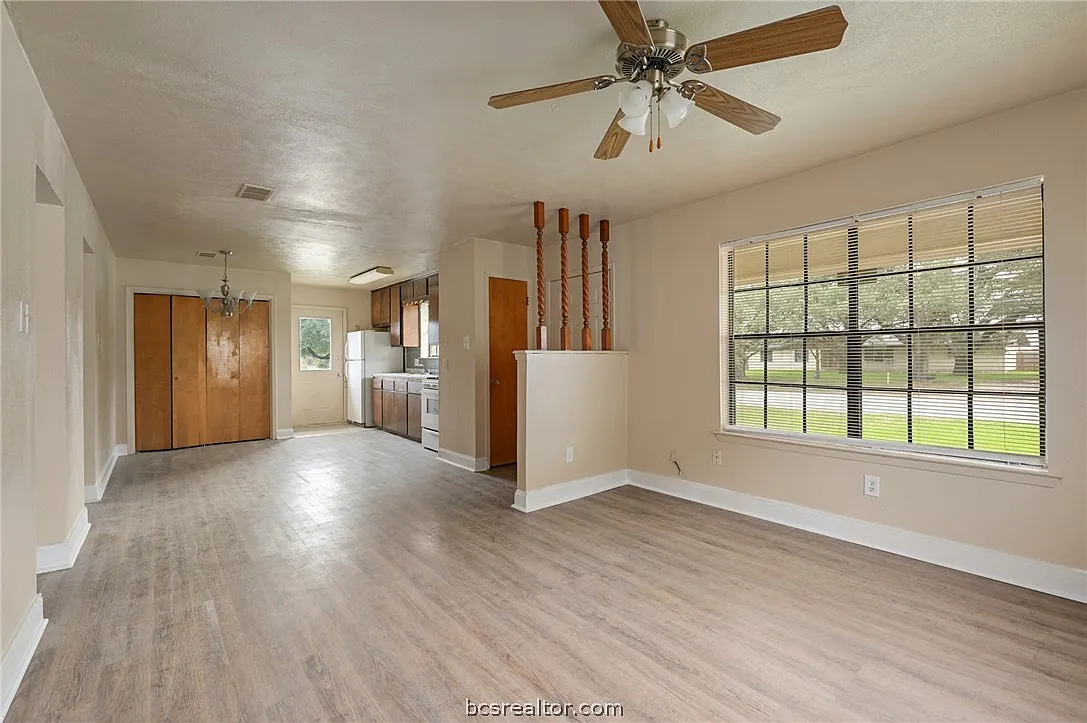 2 bed, 864 sqft, $1,390 — Photo 2