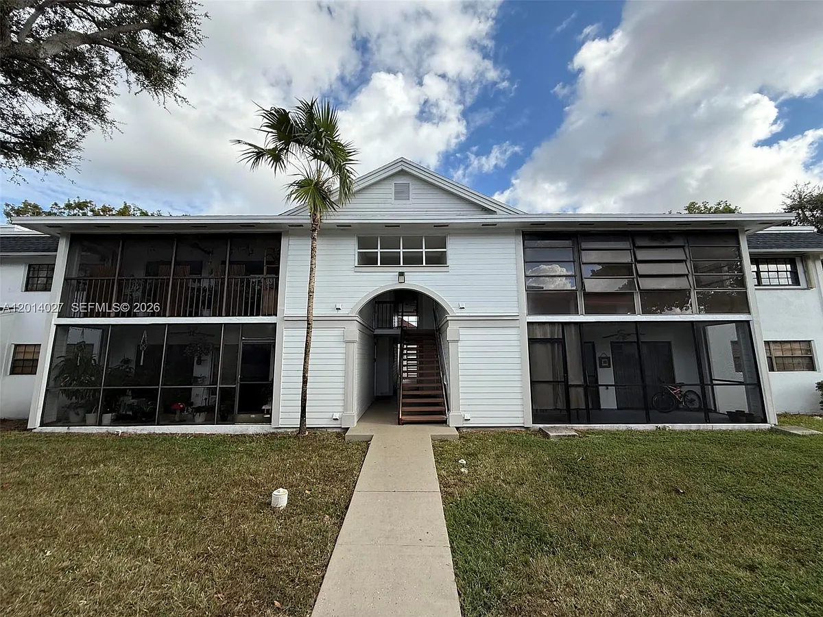 Building Photo - 18875 NW 62nd Ave #208