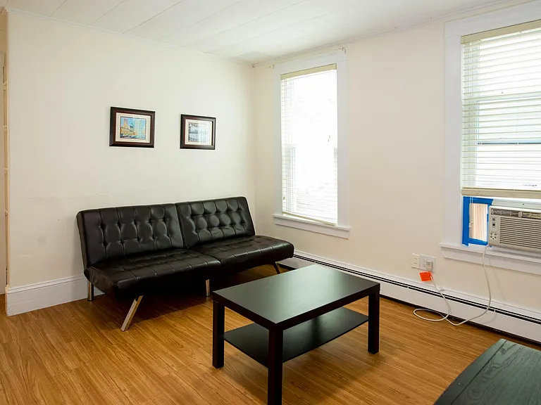 42 Everett St #1 — Photo 4