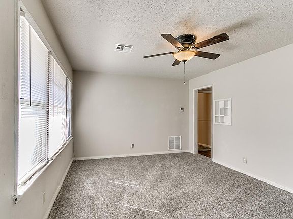 4th image of 4757 SE 25th St