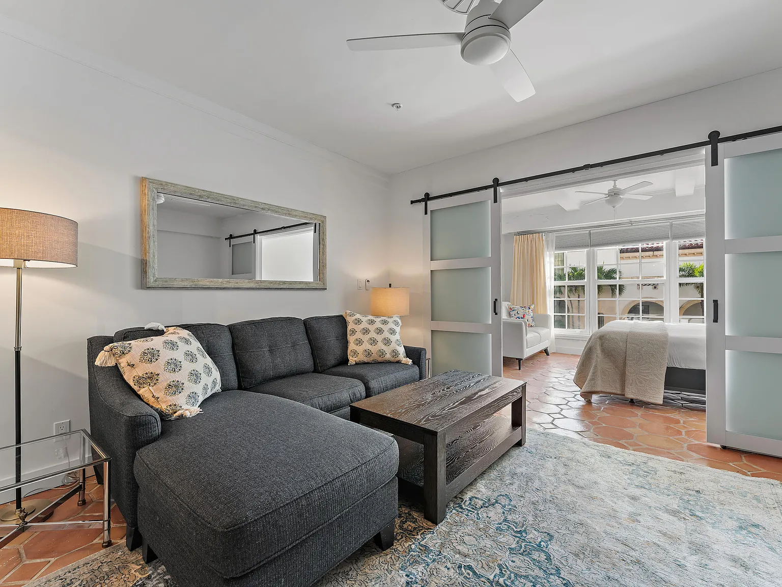 2 bed, 2.0 bath, 1400 sqft, $8,500 — Photo 3