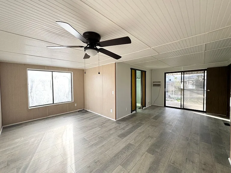 2271 Riverview Ct — Photo 7