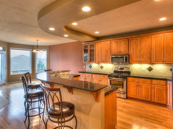 4th image of 1503 N Lancashire Ln