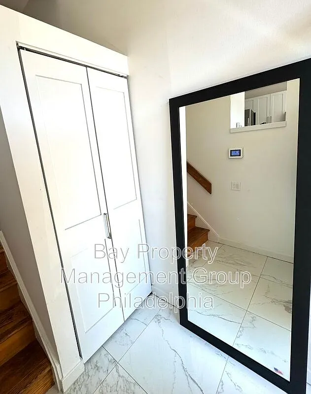 3 bed, 2.0 bath, 1800 sqft, $3,750 — Photo 2