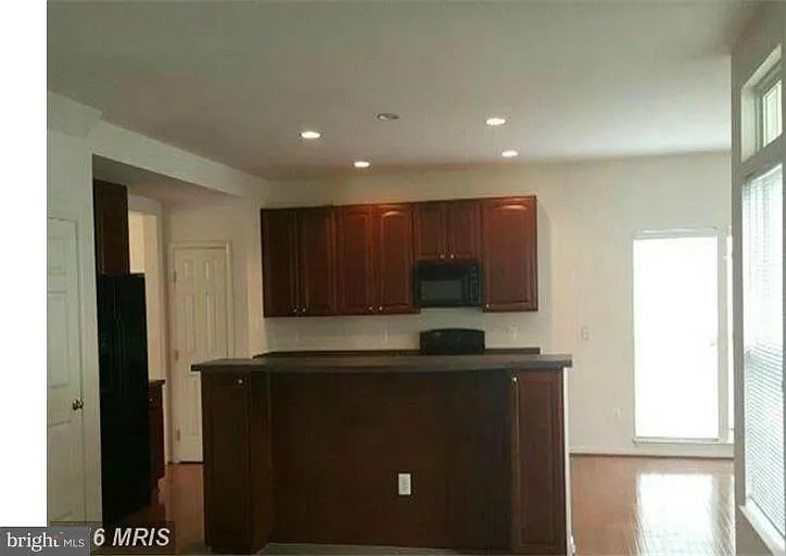 1114 Anderson St — Photo 23