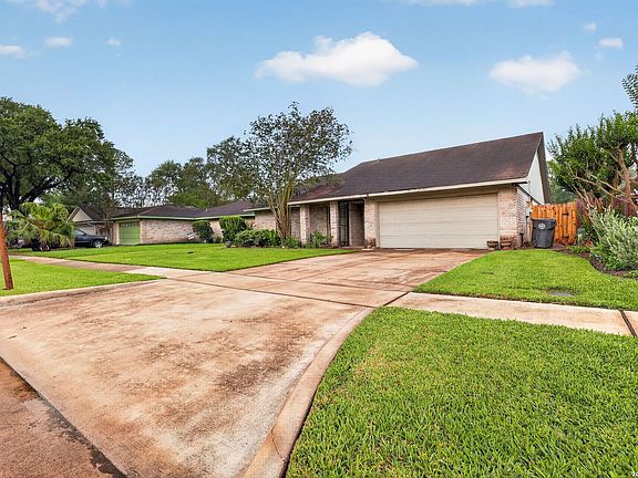 2nd image of 1139 PINECROFT DR