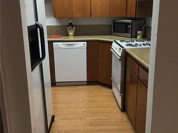 3rd image of 1500 Lake Park Dr SW APT 4