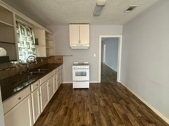 4th image of 914 McAshan St