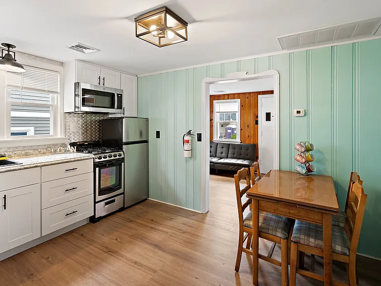 245 Sheridan Ave — Photo 3