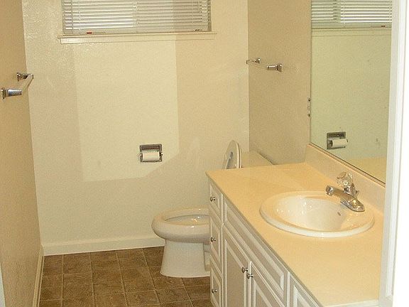 3rd image of 2202 Americana Dr