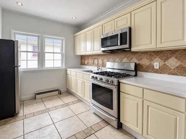 (undisclosed Address), Yonkers, NY 10704