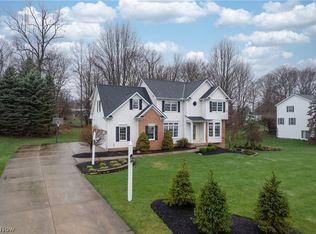 5690 Canyon View Dr, Painesville, OH 44077