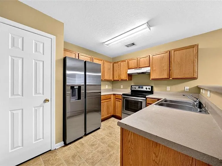 744 W Vincent Dr — Photo 14