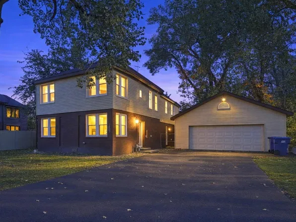 7807 W 92nd St, Hickory Hills, IL 60457