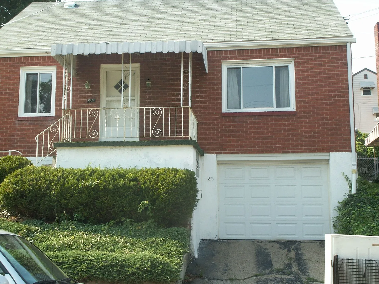 816 Florence Ave photo 1
