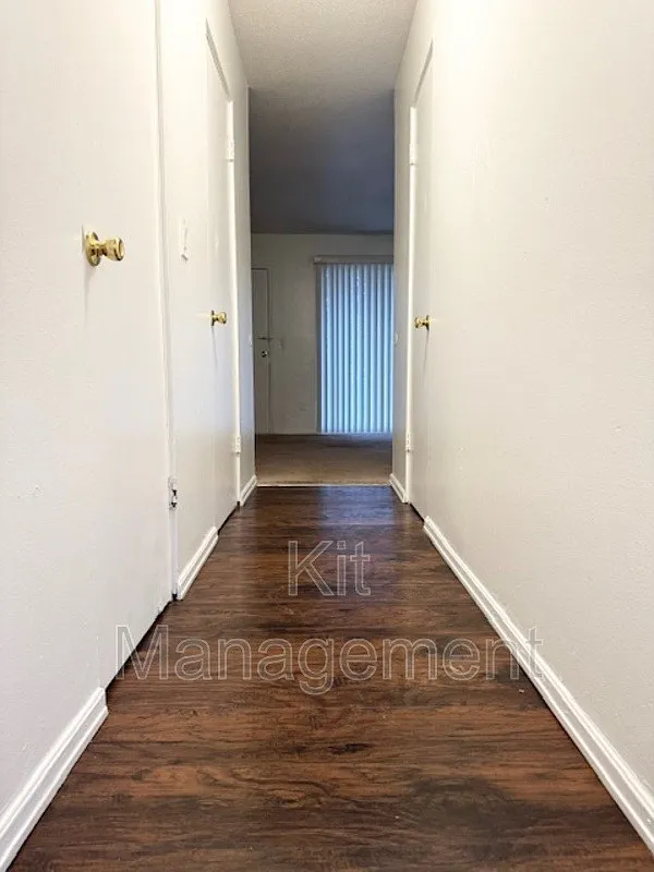 2 bed, 1.0 bath, 650 sqft, $795 — Photo 3