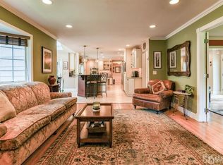 8 Brandywine Dr, East Brunswick, NJ