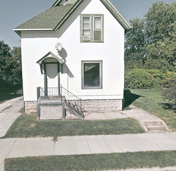 2nd image of 724 Prospect Ave