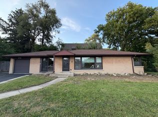 266 S Prospect Ave, Clarendon Hills, IL 60514