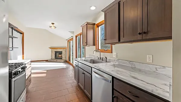 10210 Clear Creek Ct — Photo 8