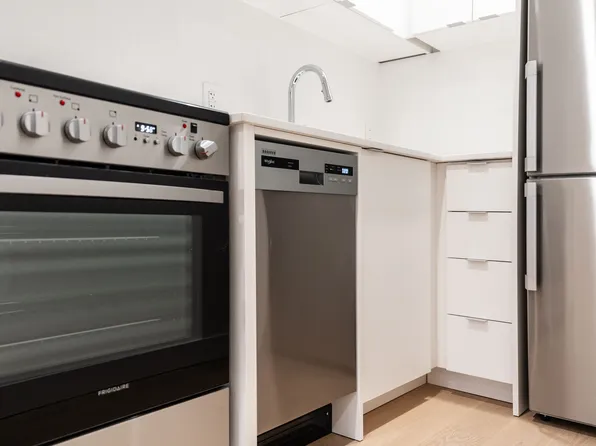 36 Castle Frank Rd #50003A-212, Toronto, ON M4W 2Z7