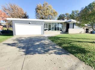 3333 Regina Ave, Lorain, OH 44052